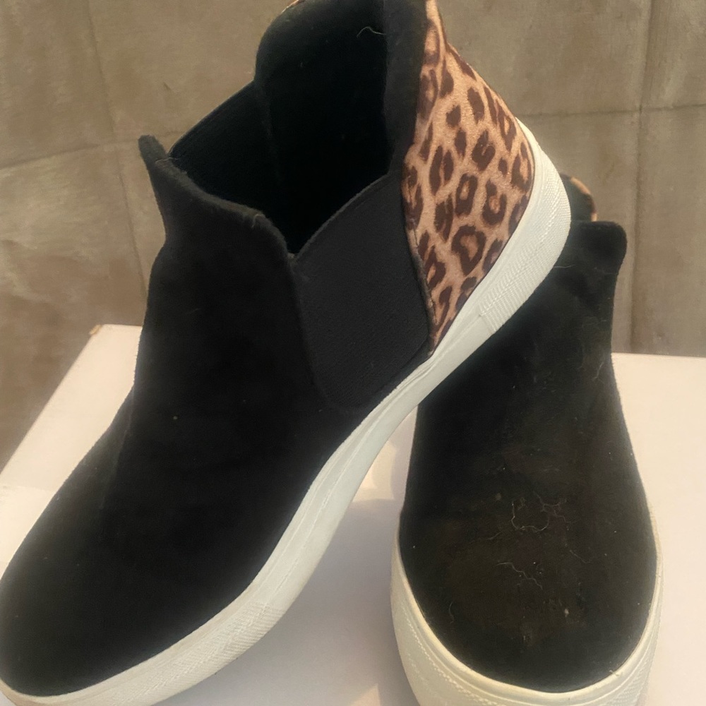 Lucky in love leopard contrast sneaker